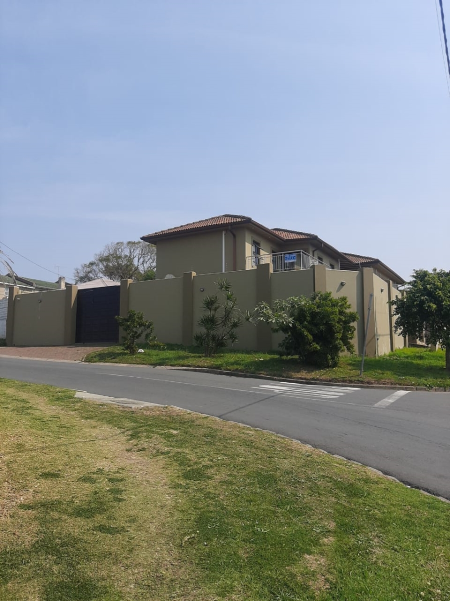 7 Bedroom Property for Sale in Amalinda Eastern Cape